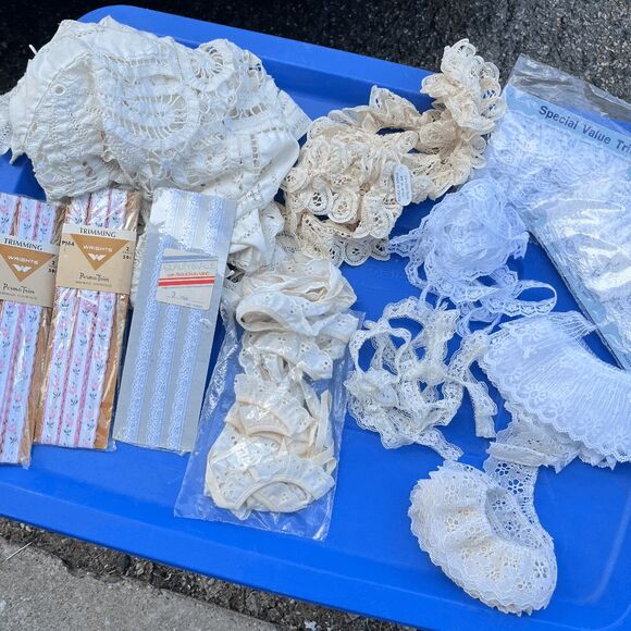 Lot Vintage Lace Trim & Eyelet Ruffle 1970s-1990s Sewing Craft Supply Fabric - Picture 5 of 12